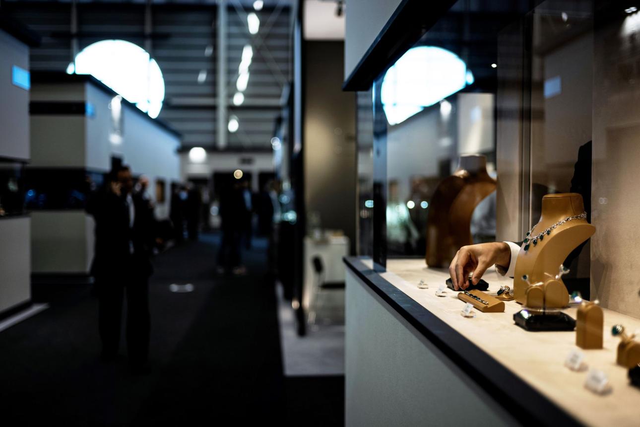 GemGenève Hits Record Attendance Amid Market Uncertainty.