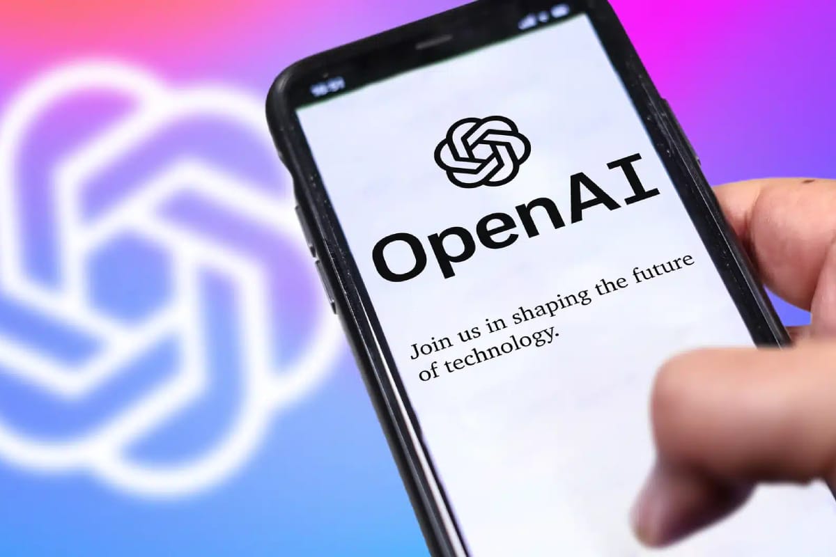 OpenAI Plans AI Smartphone to Challenge Apple and Samsung