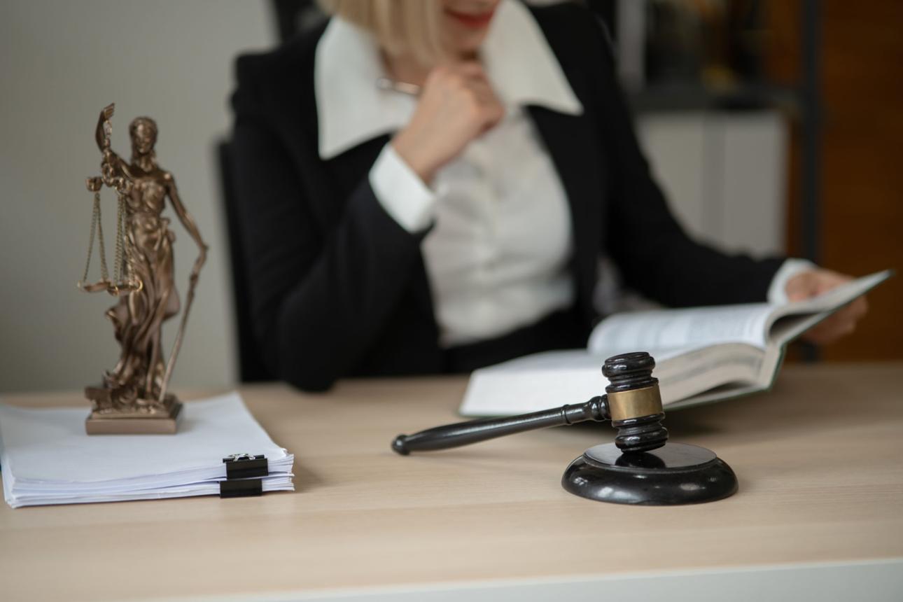 Court Bans In-Office Judge Romance