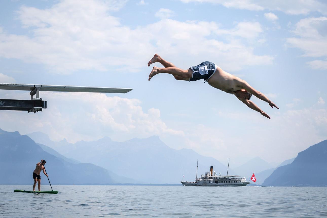 Switzerland Faces Early Heatwave Over 30°C.