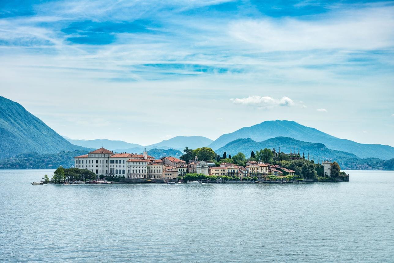 Swiss Lakes Hit Record High Temperatures in May.