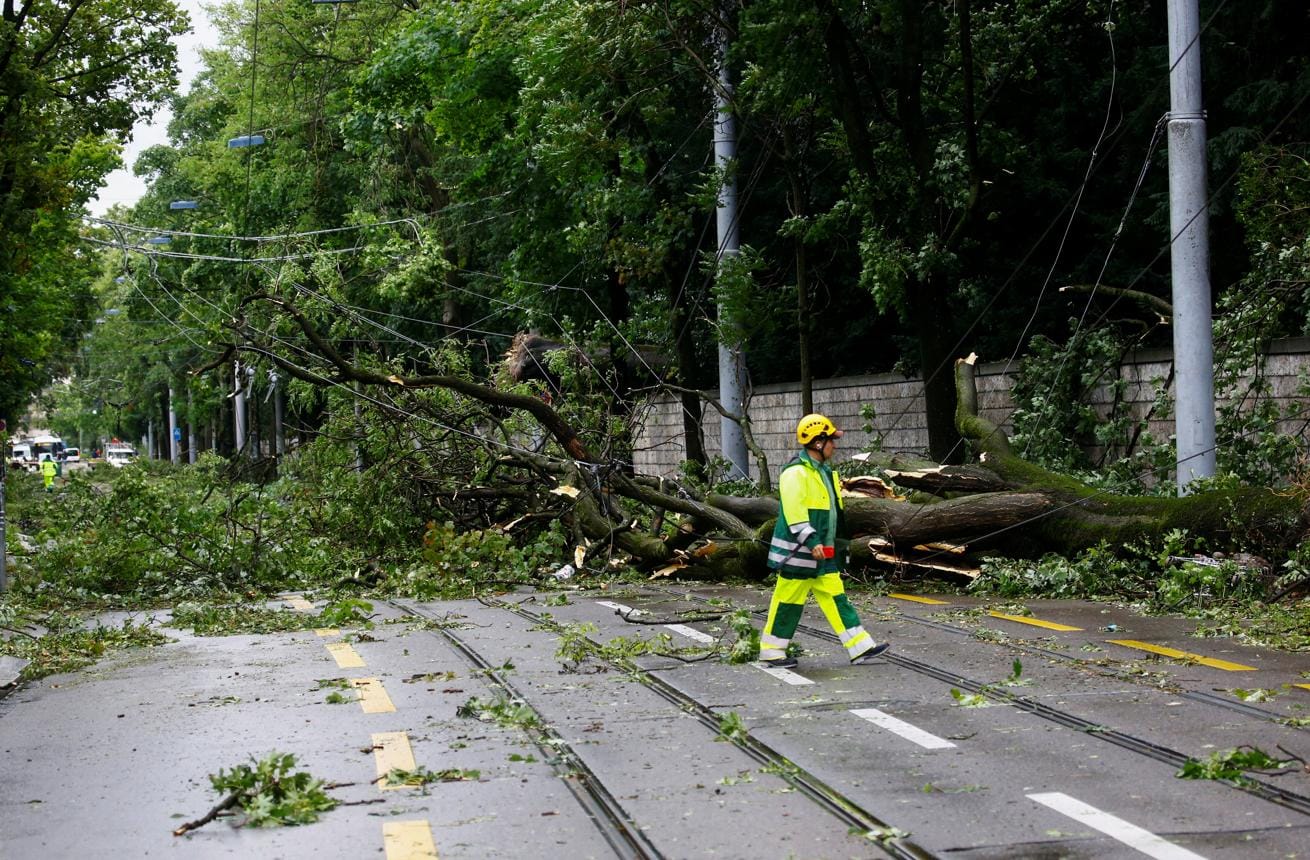 Several Injured as Violent Thunderstorm Batters Zurich